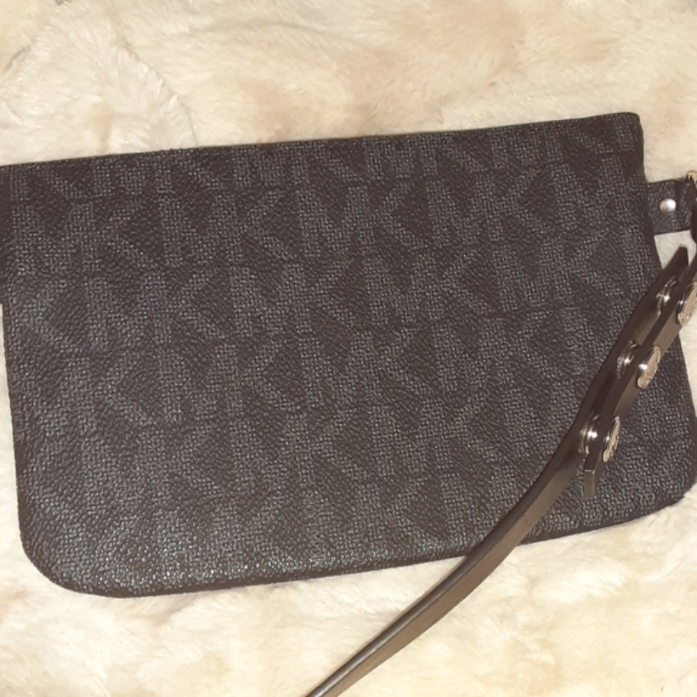 Michael Kors Black Mini Bag with Chain Accent NWT - Picture 5 of 8